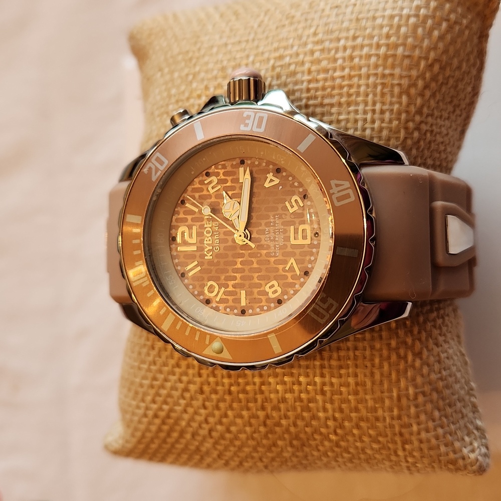 NEW- KYBOE! Women's watch. Giant 40 model